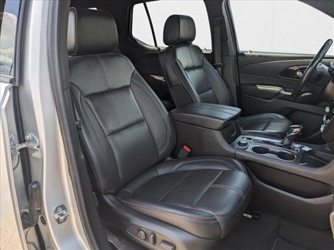 Used 2022 Chevrolet Traverse RS image 23