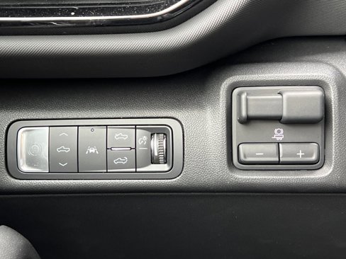 New 2025 Chevrolet Silverado EV RST image 29