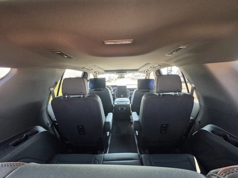 New 2026 GMC Yukon AT4 w/ AT4 Premium Plus Package image 18
