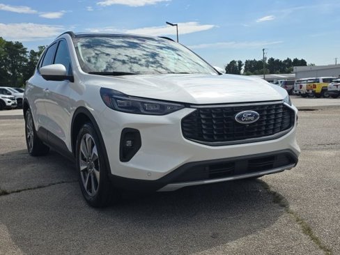 Used 2025 Ford Escape Platinum w/ Premium Technology Package image 7