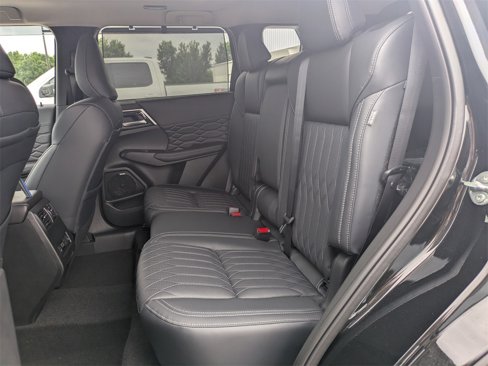 New 2025 Mitsubishi Outlander SEL image 14