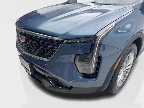 Used 2025 Cadillac XT4 Premium Luxury w/ Technology Package image 16