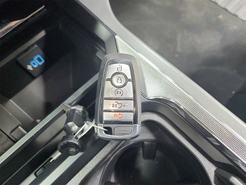 New 2025 Ford F250 Lariat w/ Black Appearance Package image 37