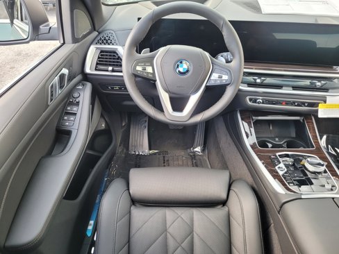 Used 2026 BMW X5 xDrive50e w/ Executive Package image 12