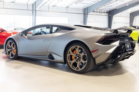 Used 2024 Lamborghini Huracan Tecnica image 7