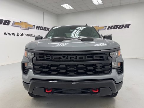 New 2026 Chevrolet Silverado 1500 Custom Trail Boss w/ LPO, Dark Essentials Package image 2