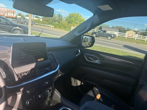 Used 2024 GMC Yukon XL AT4 w/ Technology Package image 10