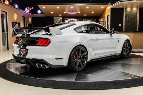 Used 2021 Ford Mustang Shelby GT500 w/ Carbon Fiber Track Pack image 12