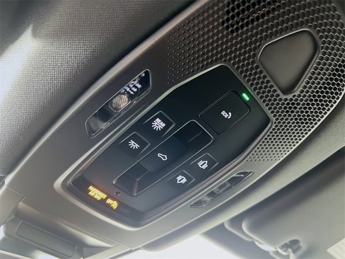 Used 2025 Porsche Cayenne image 14