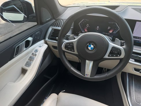 Used 2025 BMW X7 xDrive40i w/ M Sport Package image 71
