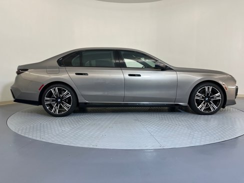 New 2026 BMW 740i w/ Executive Package image 8
