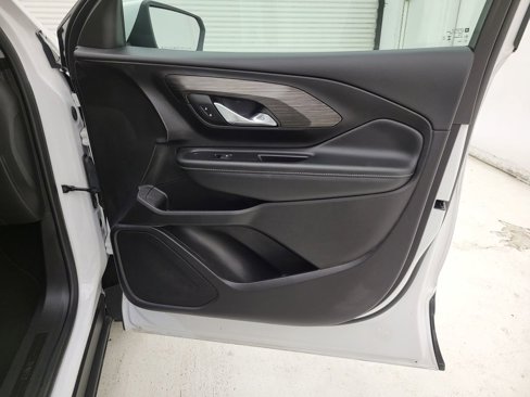 Used 2024 GMC Terrain SLT image 35