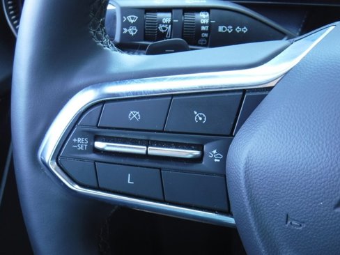 Used 2025 Chevrolet Equinox LT w/ Convenience Package II image 29