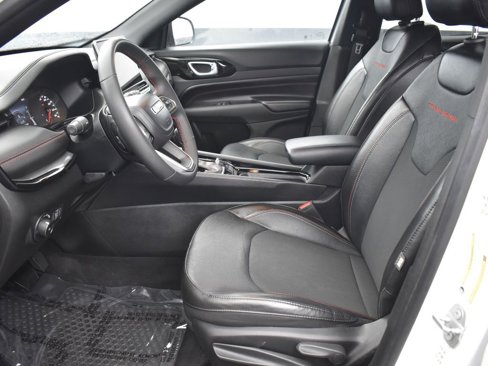 Used 2023 Jeep Compass Trailhawk image 9
