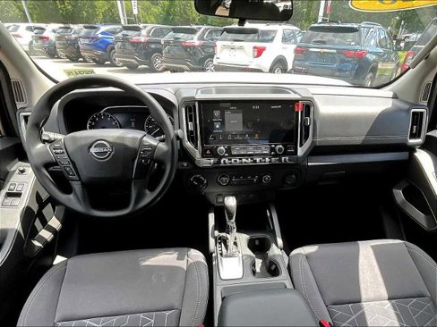 Certified 2025 Nissan Frontier SV image 21