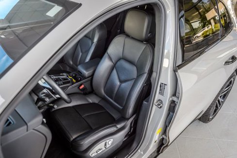 Used 2021 Porsche Macan image 35