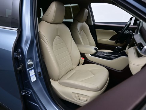 Used 2022 Toyota Highlander XLE image 14