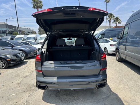 Used 2022 BMW X7 M50i image 5