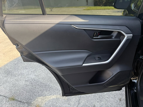 Used 2022 Toyota RAV4 LE image 24