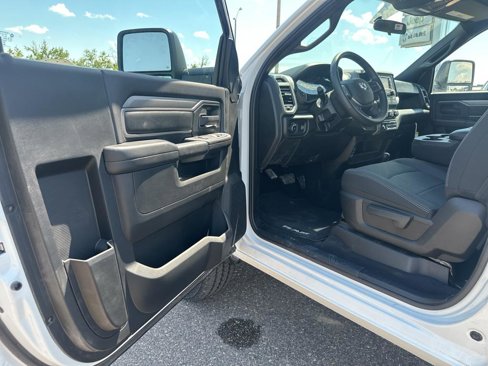 New 2024 RAM 2500 Tradesman w/ Chrome Appearance Group image 9