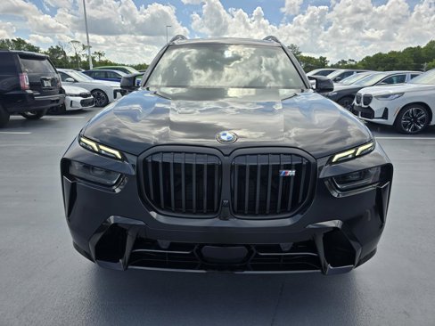 New 2026 BMW X7 M60i w/ Executive Package image 3