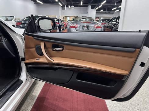 Used 2012 BMW 328i Convertible image 20