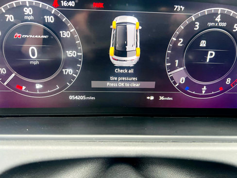 Used 2018 Land Rover Range Rover Velar R-Dynamic SE image 20