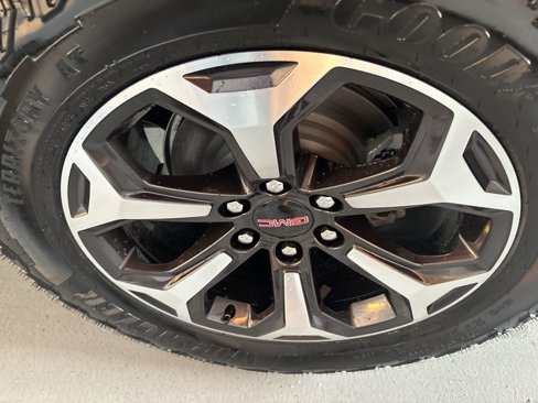 New 2026 GMC Yukon AT4 Ultimate w/ LPO, Floor Liner Package image 8