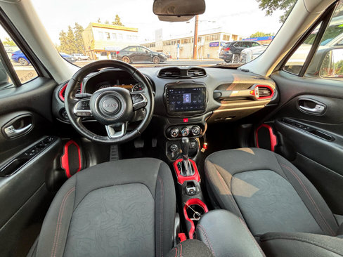 Used 2016 Jeep Renegade Trailhawk image 11