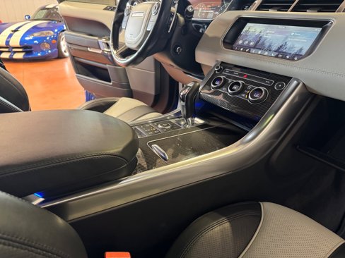 Used 2017 Land Rover Range Rover Sport SVR image 36