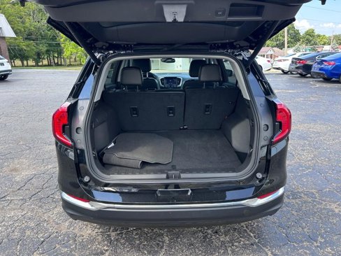 Used 2024 GMC Terrain SLT image 5