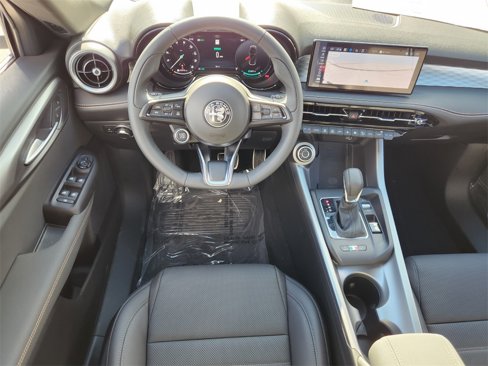 New 2025 Alfa Romeo Tonale w/ Premium Package image 9