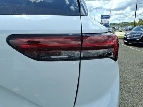 Certified 2022 Buick Envision Preferred w/ Safety Package image 17