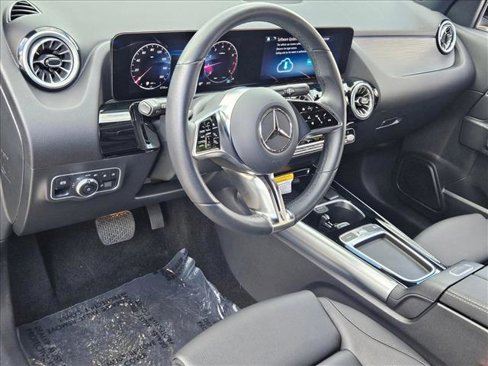 Used 2025 Mercedes-Benz GLA 250 image 10