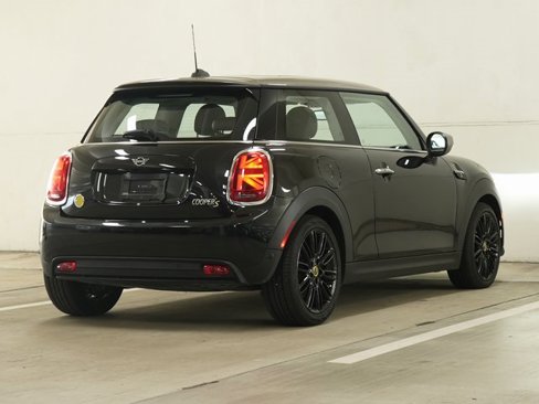 Certified 2024 MINI Cooper SE image 5