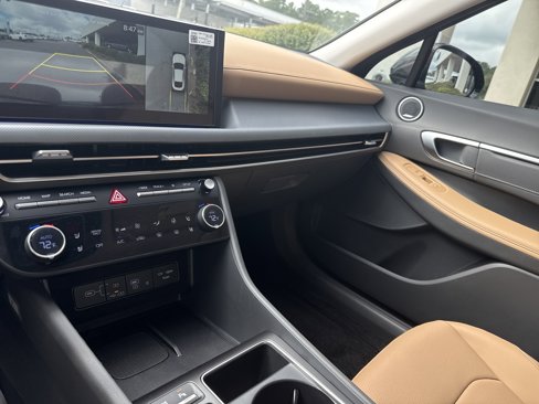 New 2025 Hyundai Sonata Limited image 9