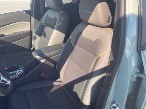 New 2025 Chevrolet Trax ACTIV w/ Sunroof Package image 18