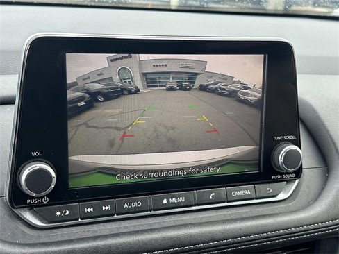 Used 2024 Nissan Rogue SV image 21