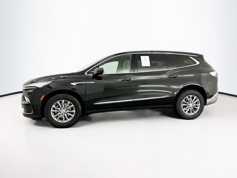 Used 2024 Buick Enclave Premium image 4