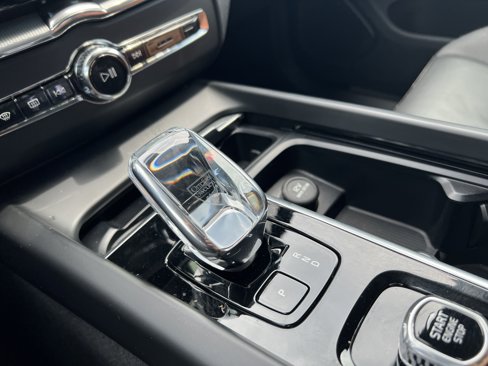 Used 2023 Volvo XC60 B5 Ultimate w/ Climate Package image 25