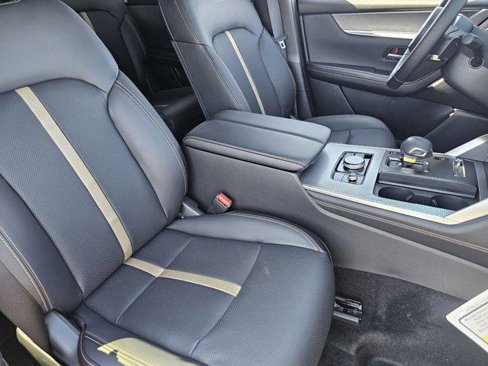 New 2025 MAZDA CX-70 Plug-In Hybrid w/ Premium Plus image 15