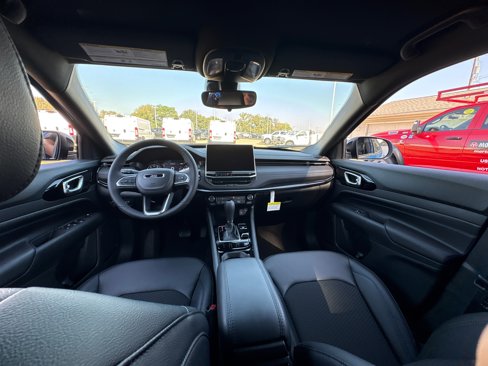 New 2026 Jeep Compass Latitude image 12