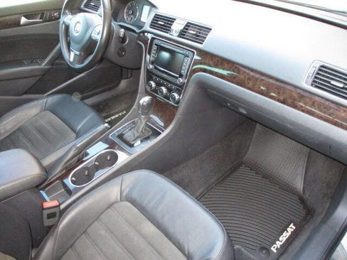 Used 2015 Volkswagen Passat TDI SEL Premium image 22