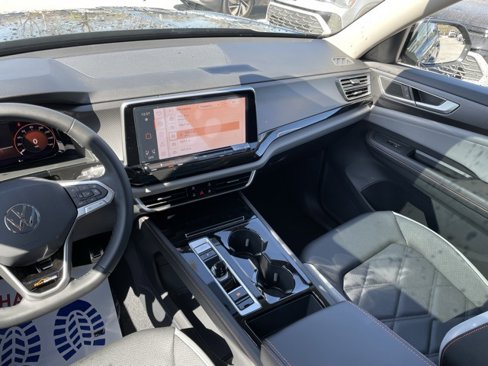 New 2025 Volkswagen Atlas Peak Edition SE image 23