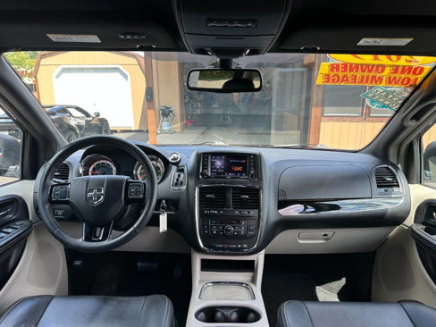 Used 2019 Dodge Grand Caravan SXT w/ Driver Convenience Group image 26