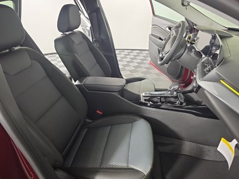 New 2025 Chevrolet Trax LT w/ Driver Confidence Package image 35