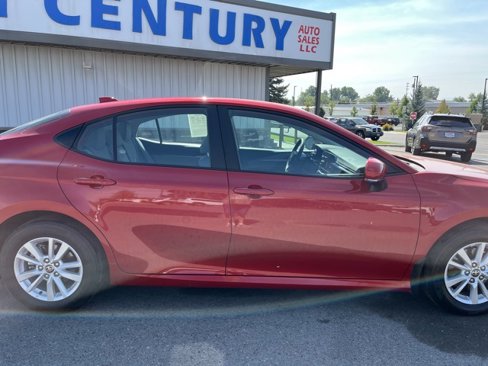 Used 2025 Toyota Camry LE image 14