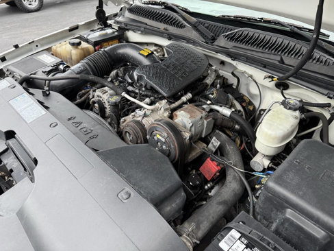 Used 2005 Chevrolet Silverado 3500 2WD Regular Cab w/ Heavy-Duty Power Package image 20