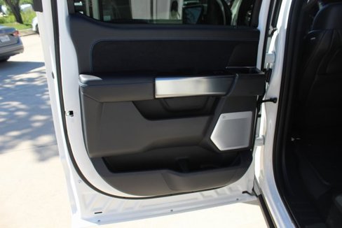 New 2025 Ford F150 Platinum w/ Equipment Group 702A High image 8