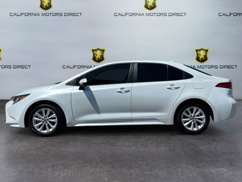Used 2025 Toyota Corolla LE image 2